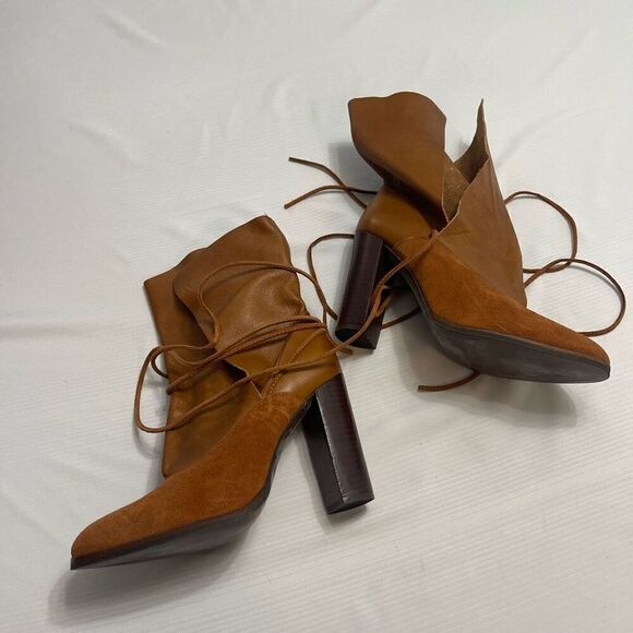 Steve Madden Women’s Leather Hangur  Wraparound Boot Shoes Size 39/9 New - Picture 7 of 9